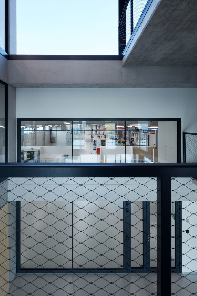 Pilana Karbid Company by ellement architects