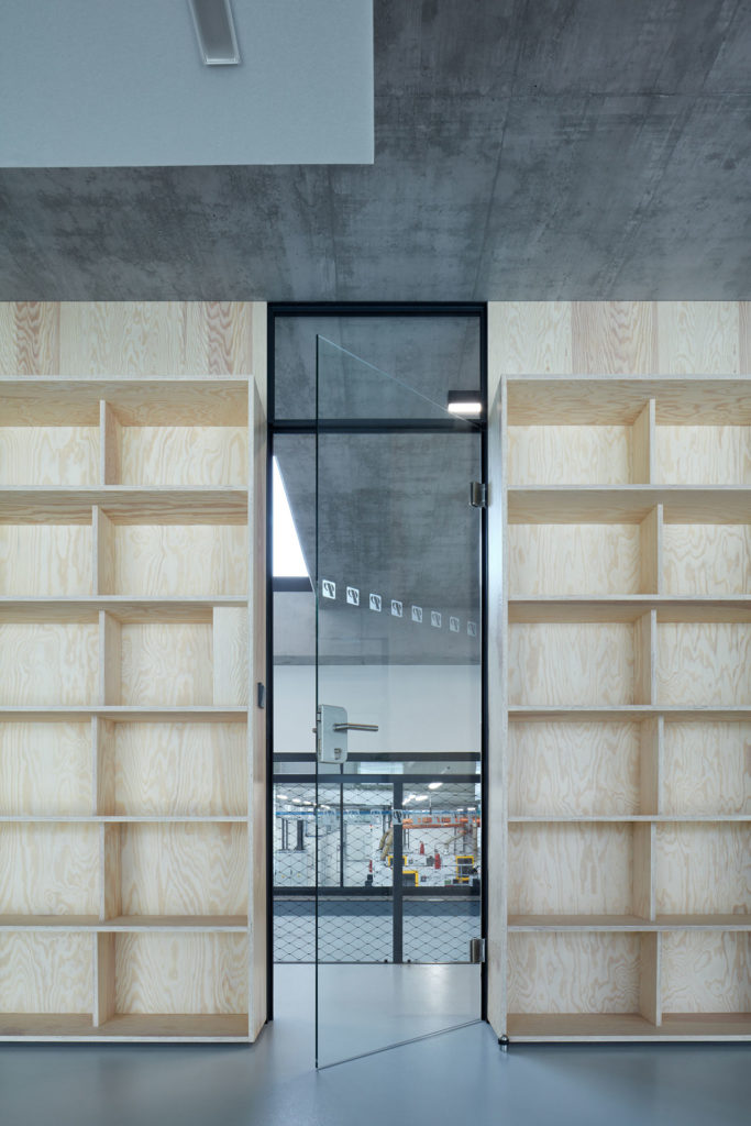 Pilana Karbid Company by ellement architects