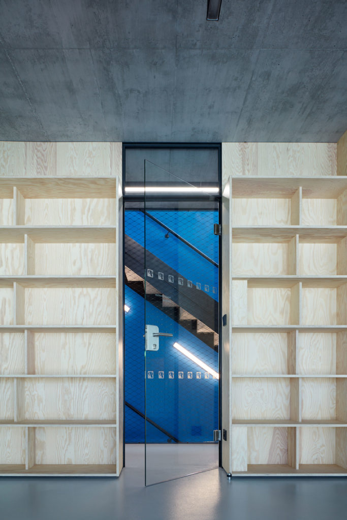 Pilana Karbid Company by ellement architects