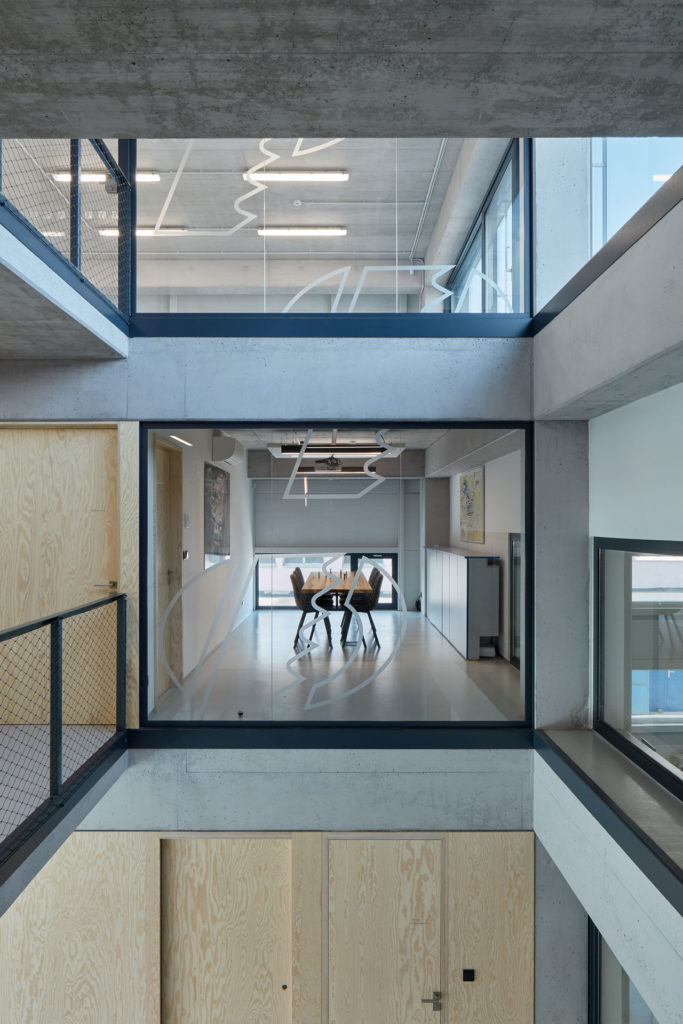 Pilana Karbid Company by ellement architects