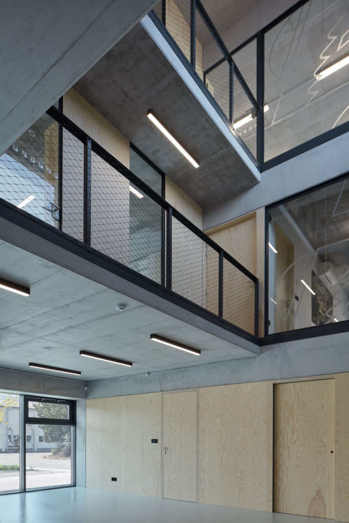 Pilana Karbid Company by ellement architects