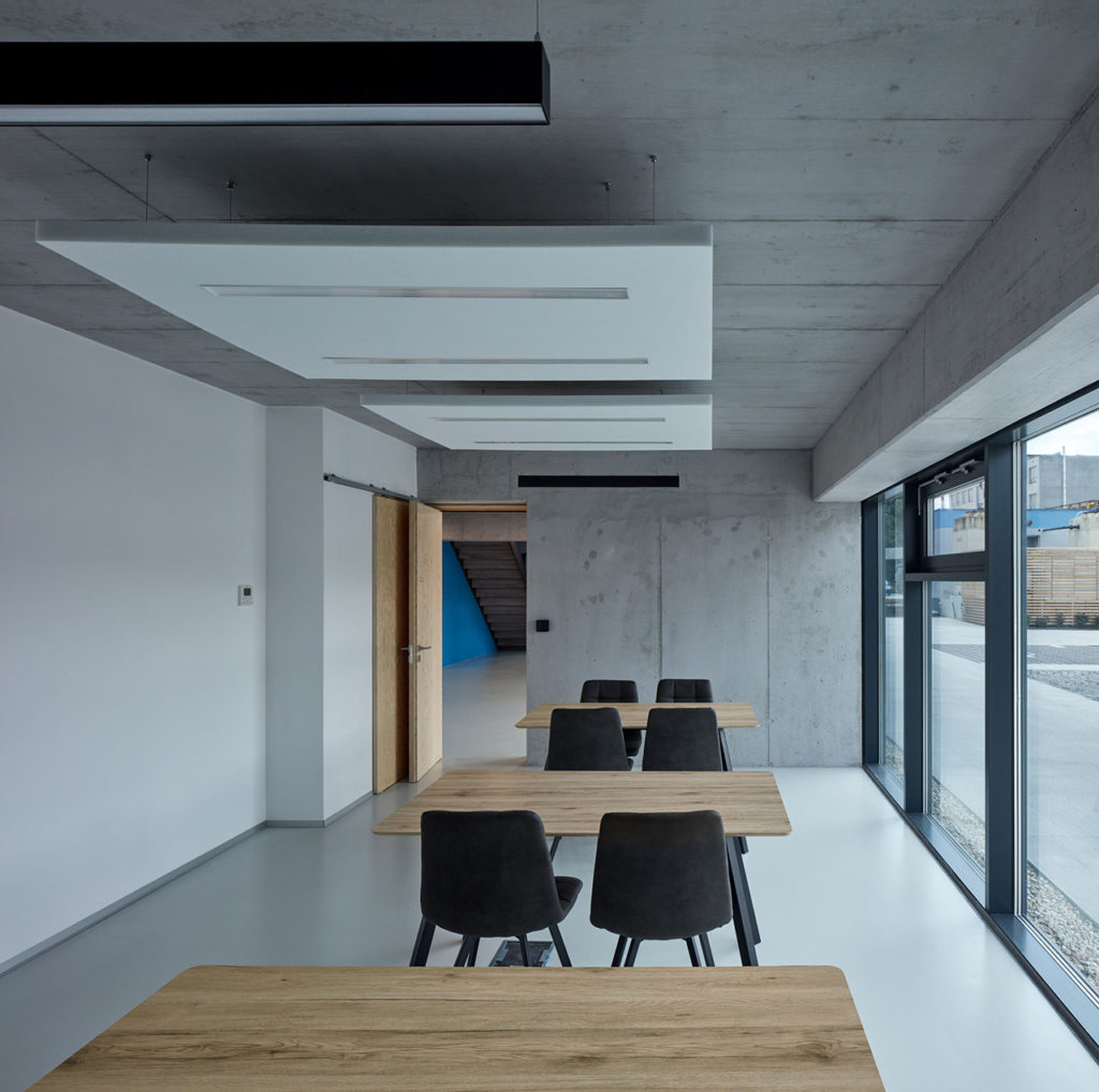 Pilana Karbid Company by ellement architects