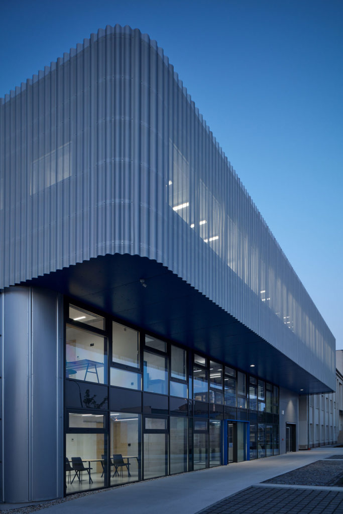 Pilana Karbid Company by ellement architects