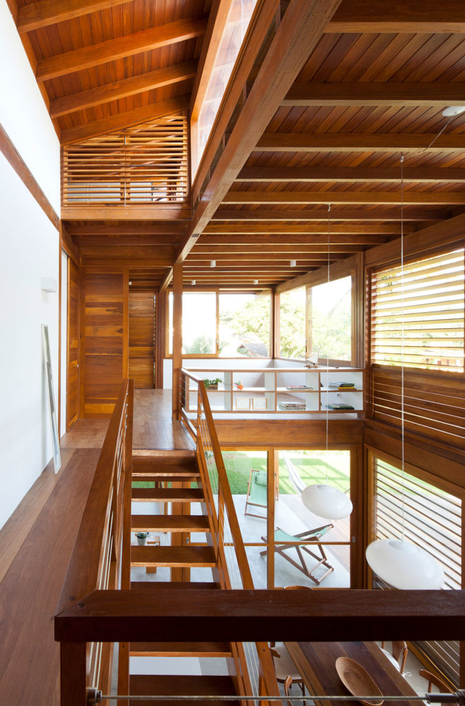 Guaecá I House by AMZ Arquitetos