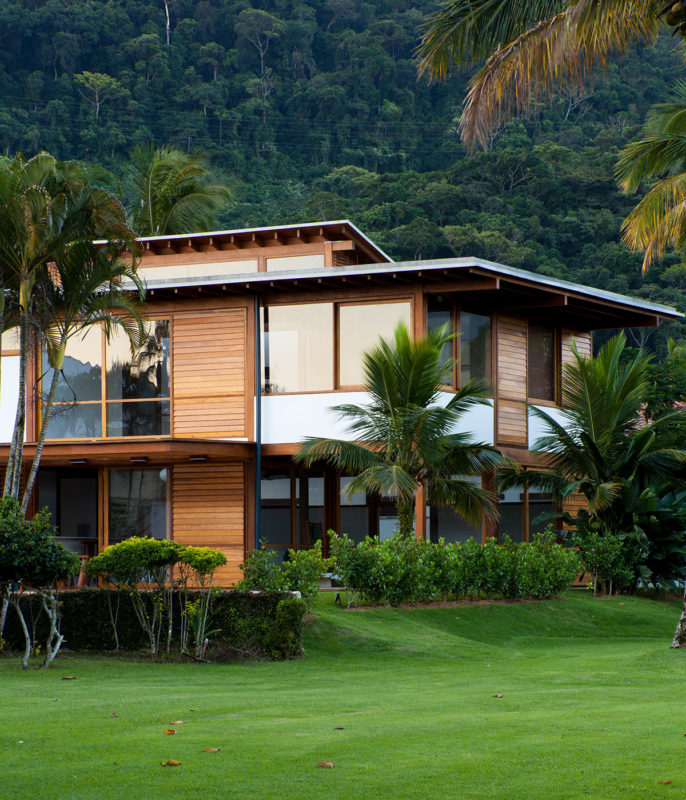 Guaec&aacute; I House by AMZ Arquitetos