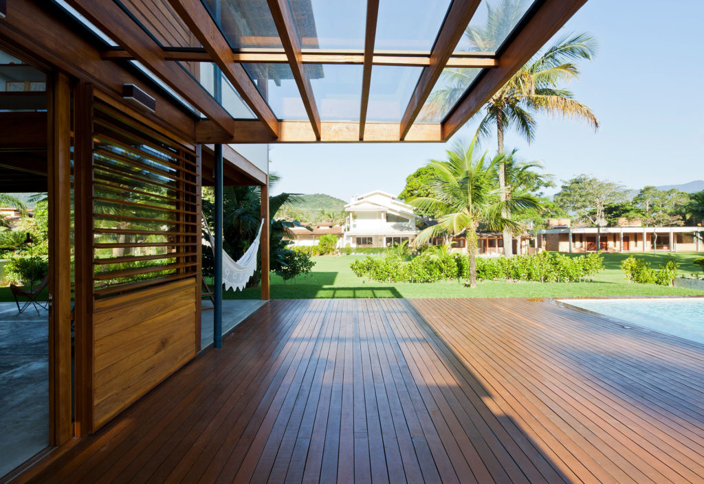 Guaecá I House by AMZ Arquitetos