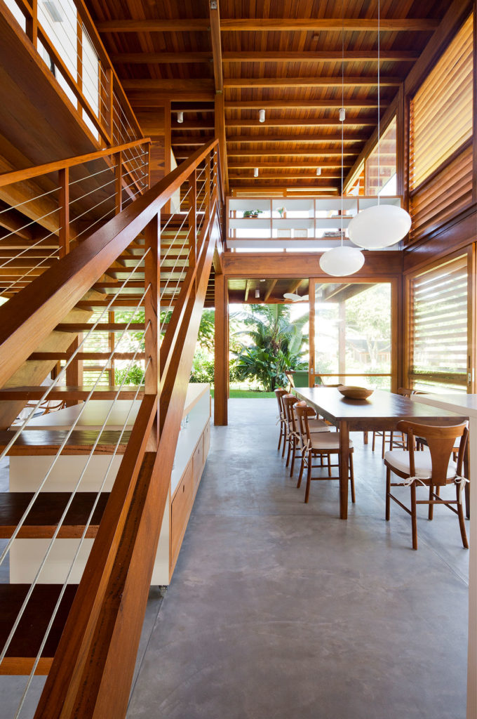 Guaecá I House by AMZ Arquitetos