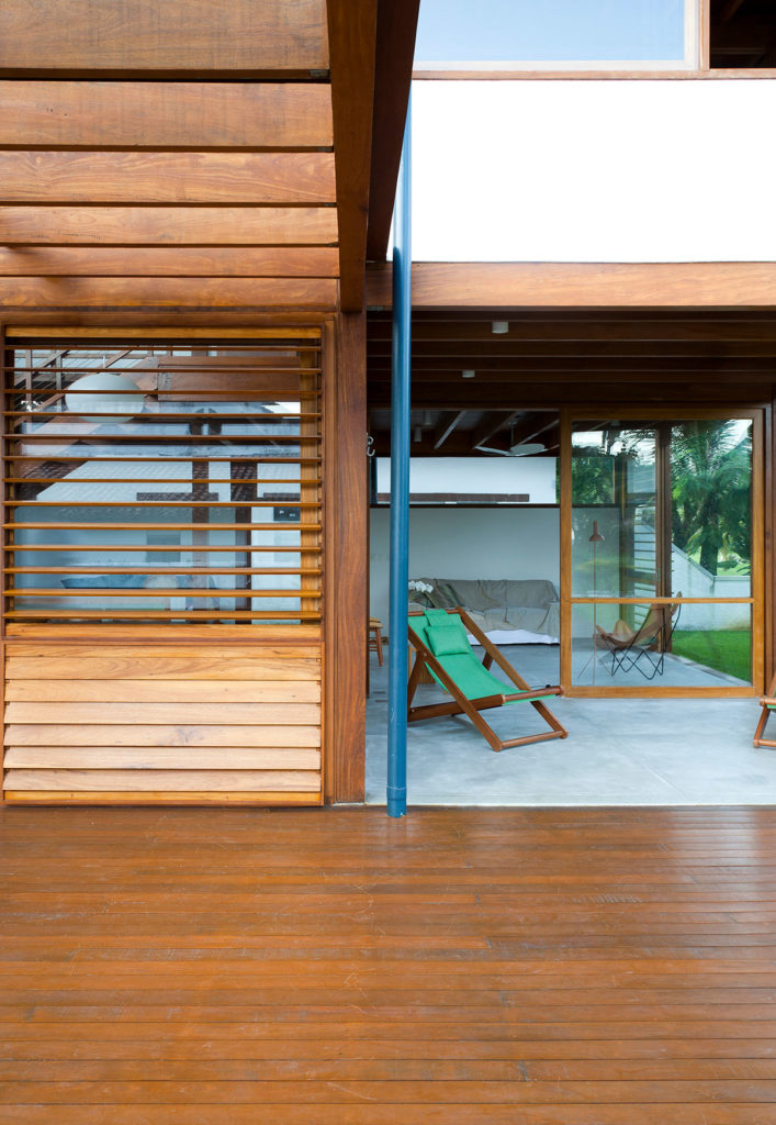 Guaecá I House by AMZ Arquitetos