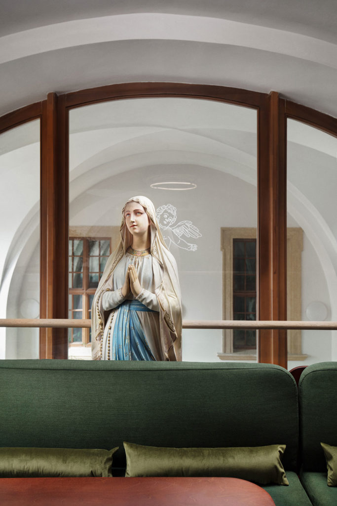 Cafe Konvikt by Denisa Strmiskova Studio