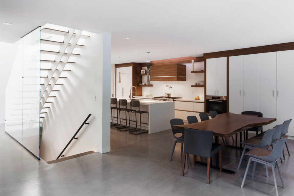 View towards the kicthen from the living room