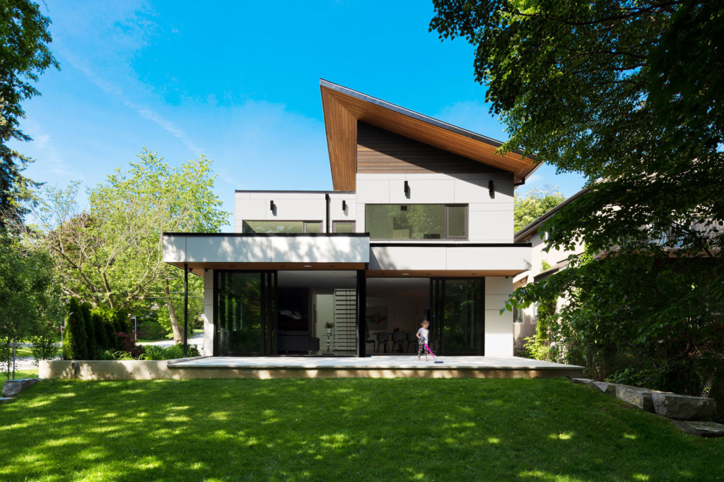 Meadowcrest house by Dewson Architects