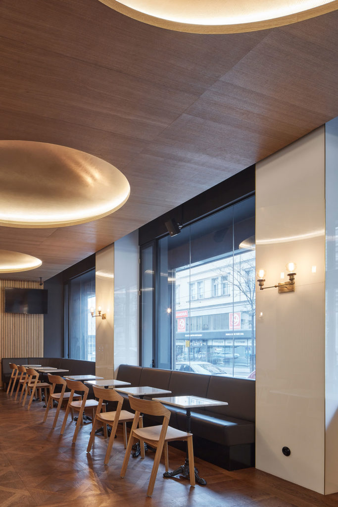 Radiocafé by CMC Architects