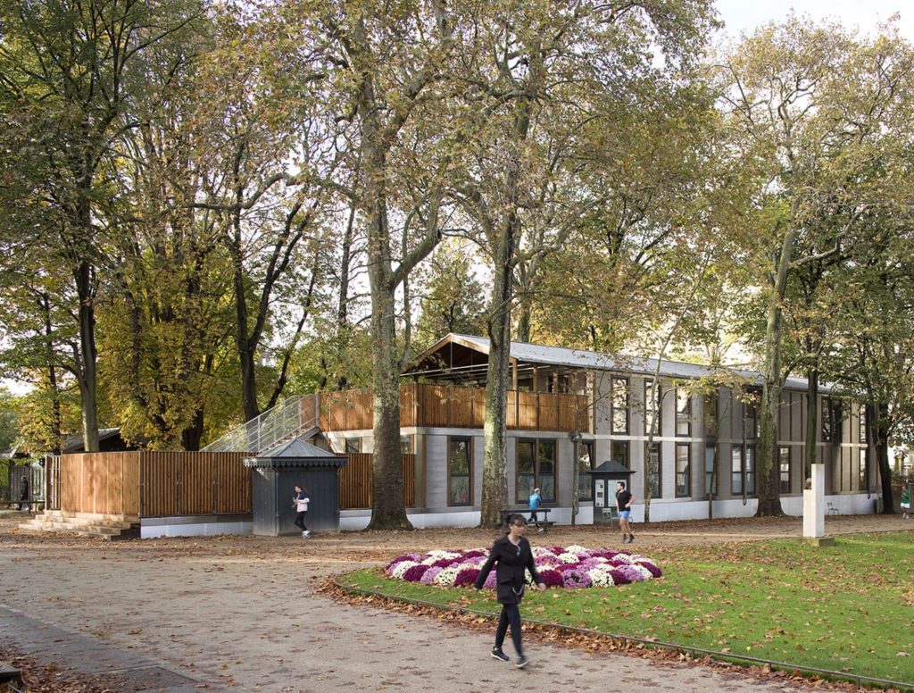 Modular and nomadic building by Djuric Tardio architectes