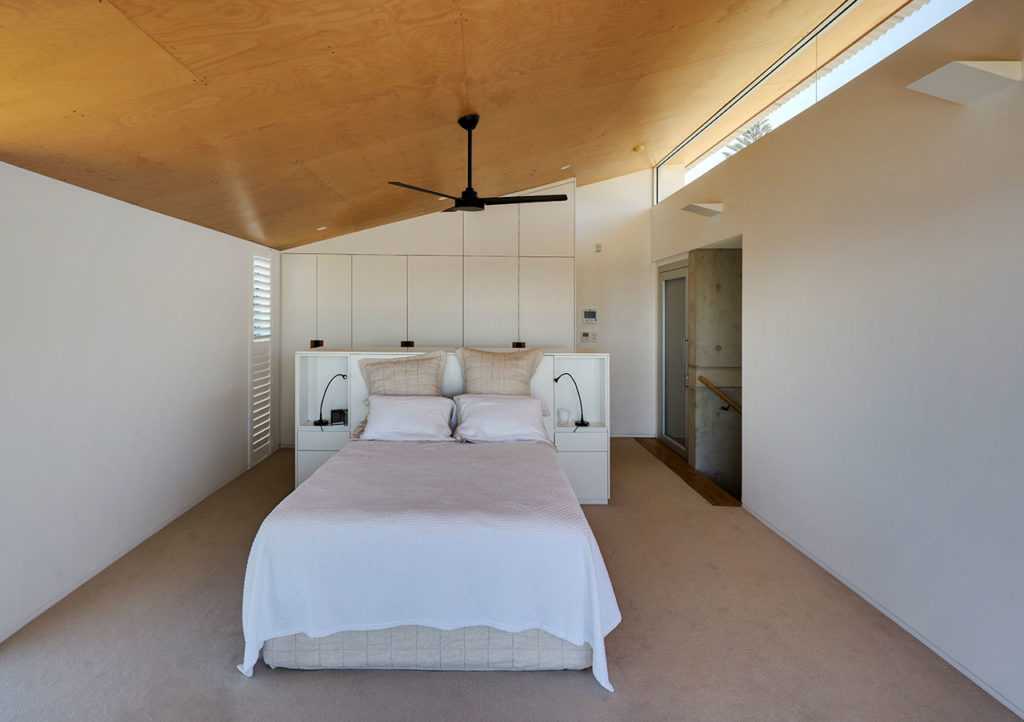 Tamarama Townhouses by David Mitchell Architects and Chapman Architecture