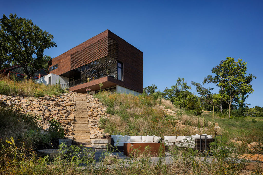 Modern Lodge by KEM STUDIO
