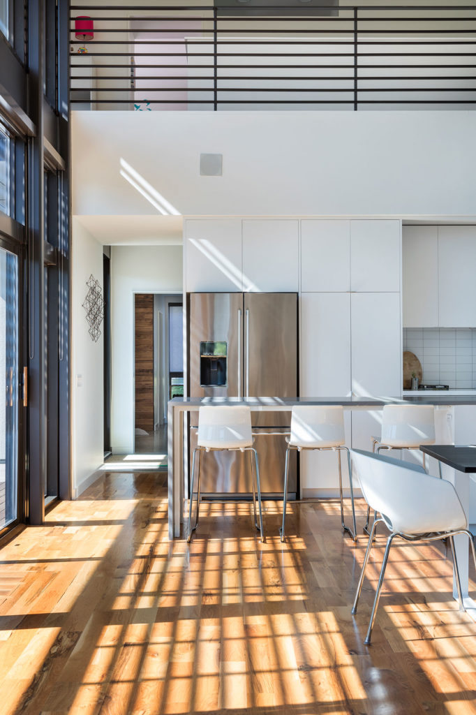 Modern Lodge by KEM STUDIO