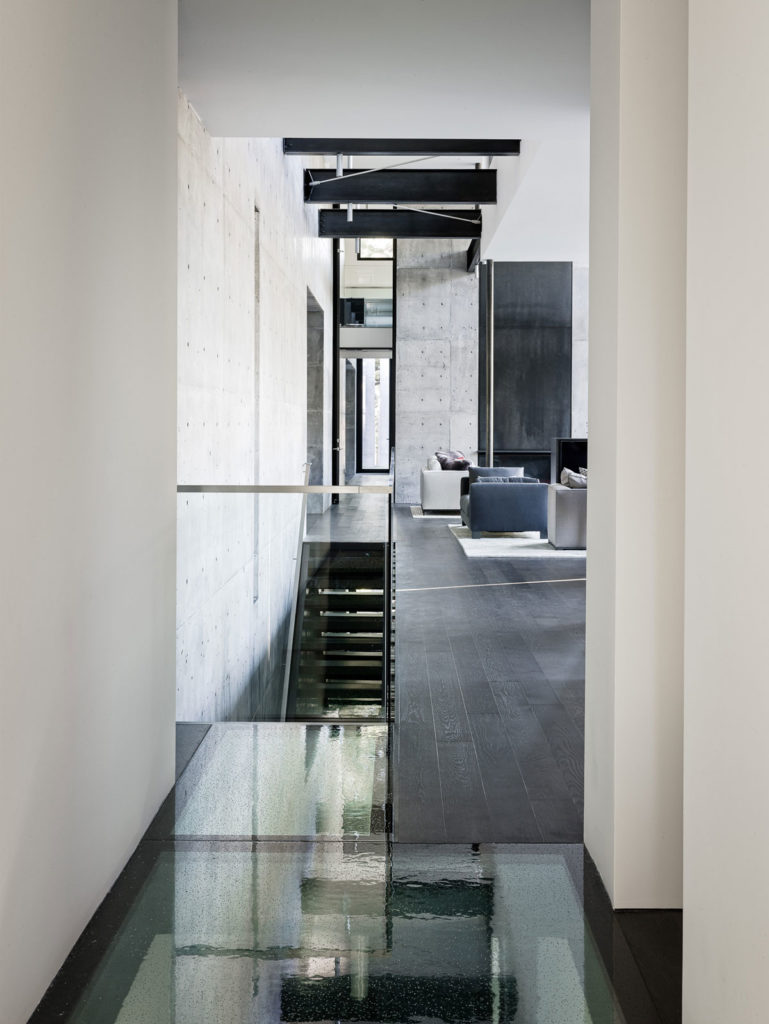 Creek House by Faulkner Architects