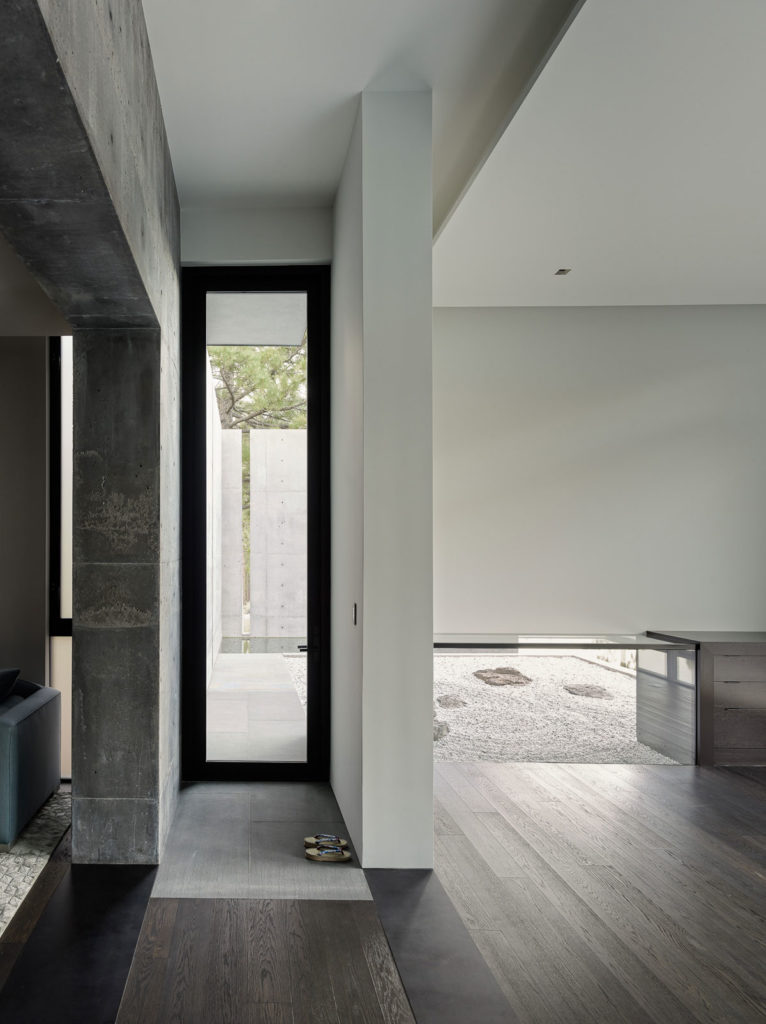 Creek House by Faulkner Architects