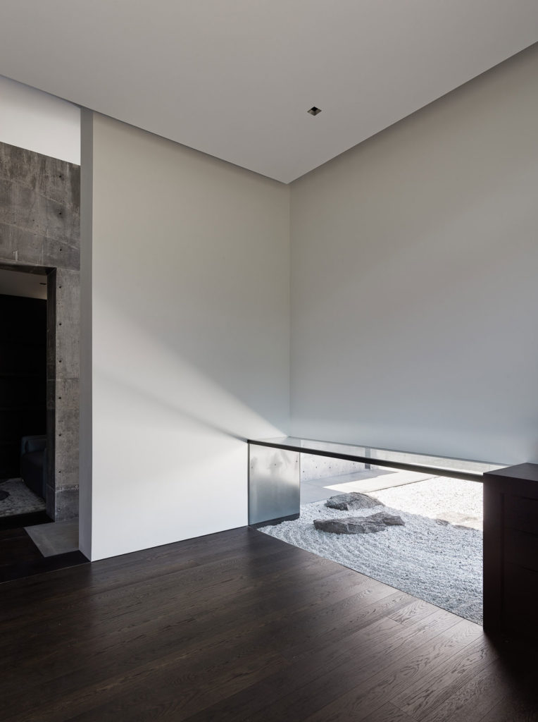 Creek House by Faulkner Architects