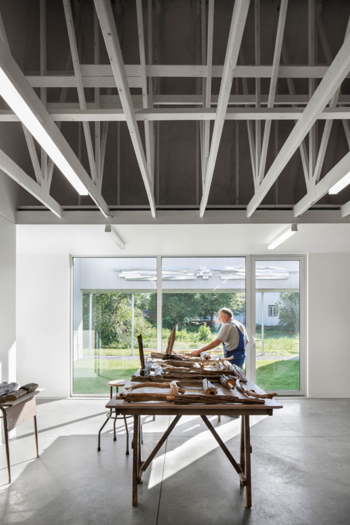 Centre Est-Nord-Est, artist residence by Bourgeois / Lechasseur architectes