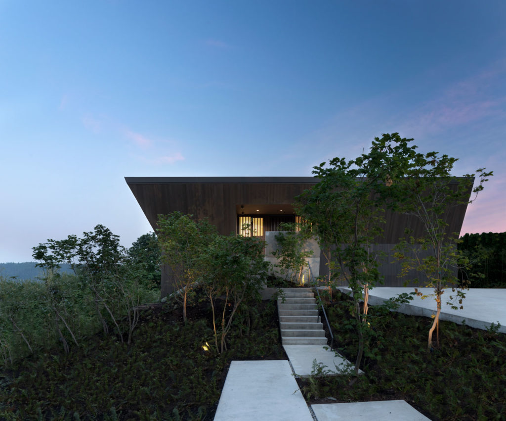 Deep Cove House by D'Arcy Jones Architects