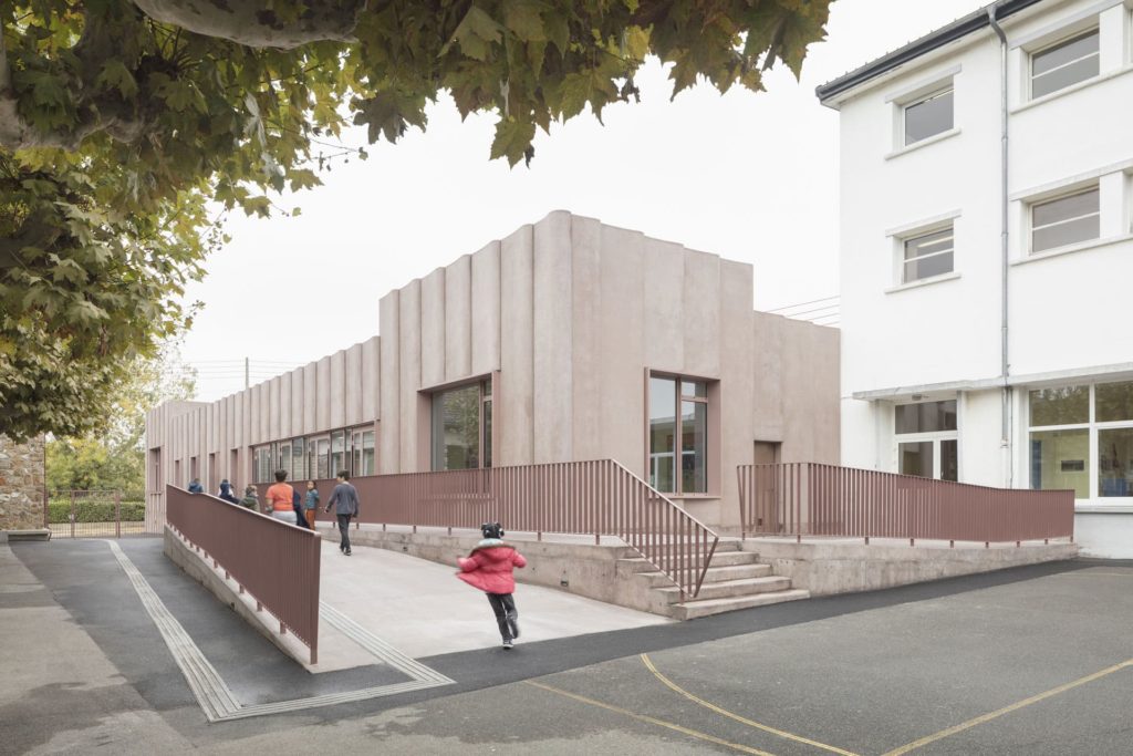 Jaurès recreation center by Graal