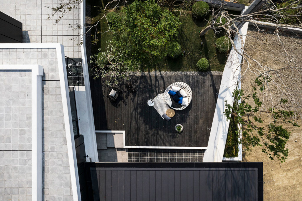 A House Around Nature by chain 10