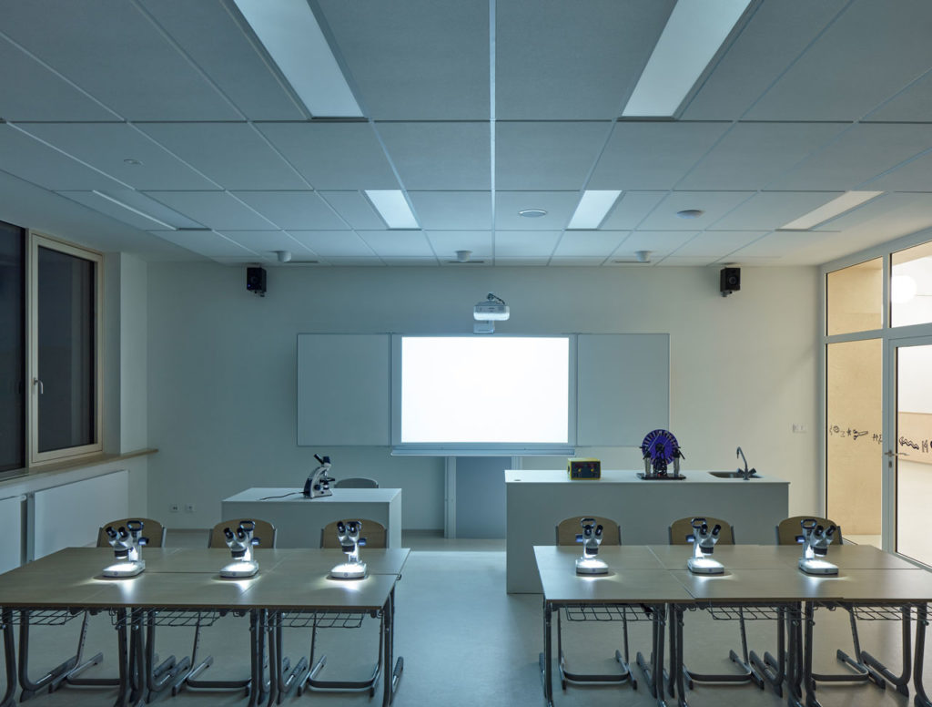 Elementary School Amos by SOA architekti