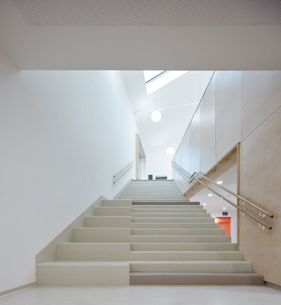 Elementary School Amos by SOA architekti