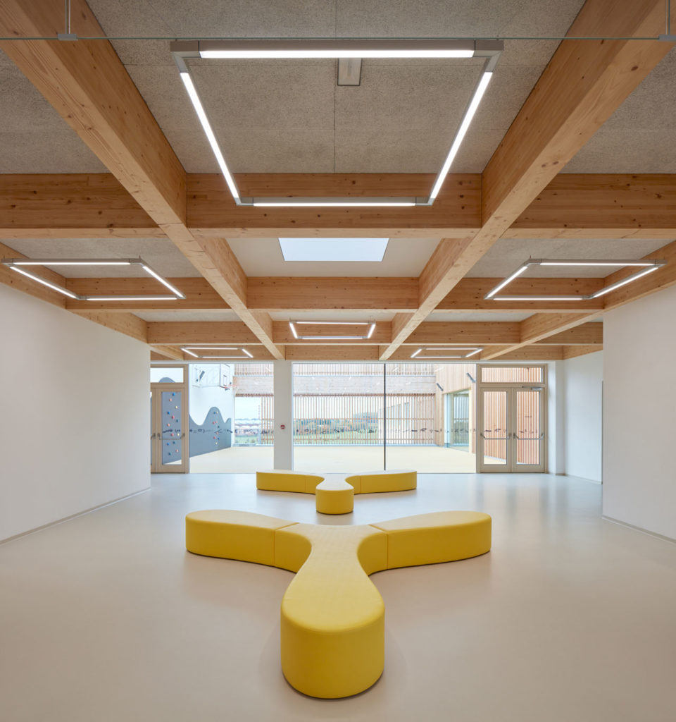 Elementary School Amos by SOA architekti