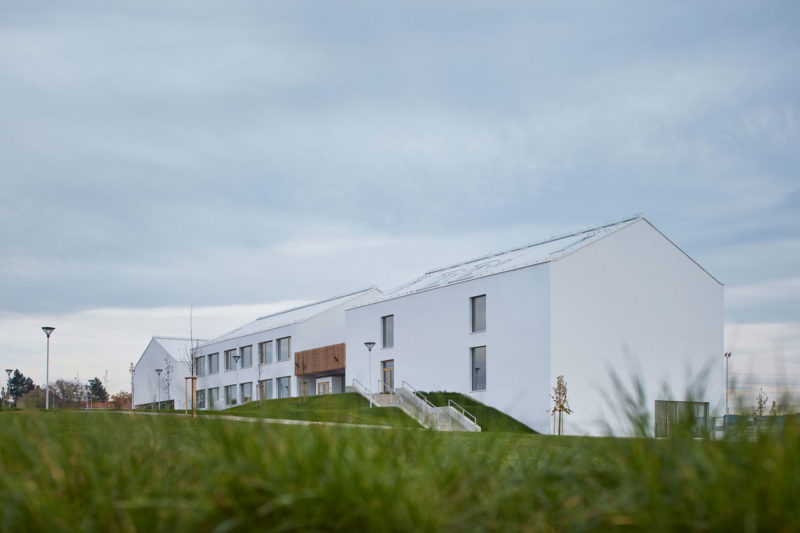 Elementary School Amos by SOA architekti