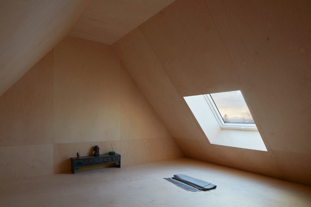 Hatley House by Pelletier de Fontenay in collaboration with François Abbott