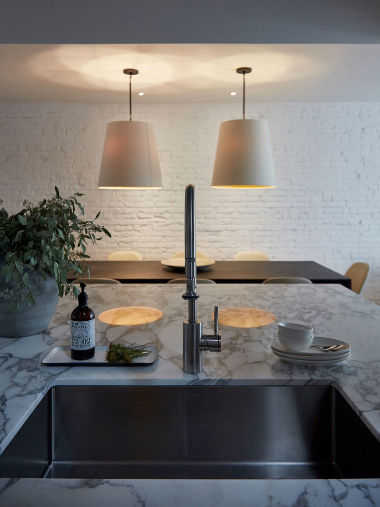 Euclid Residence by Ancerl Studio