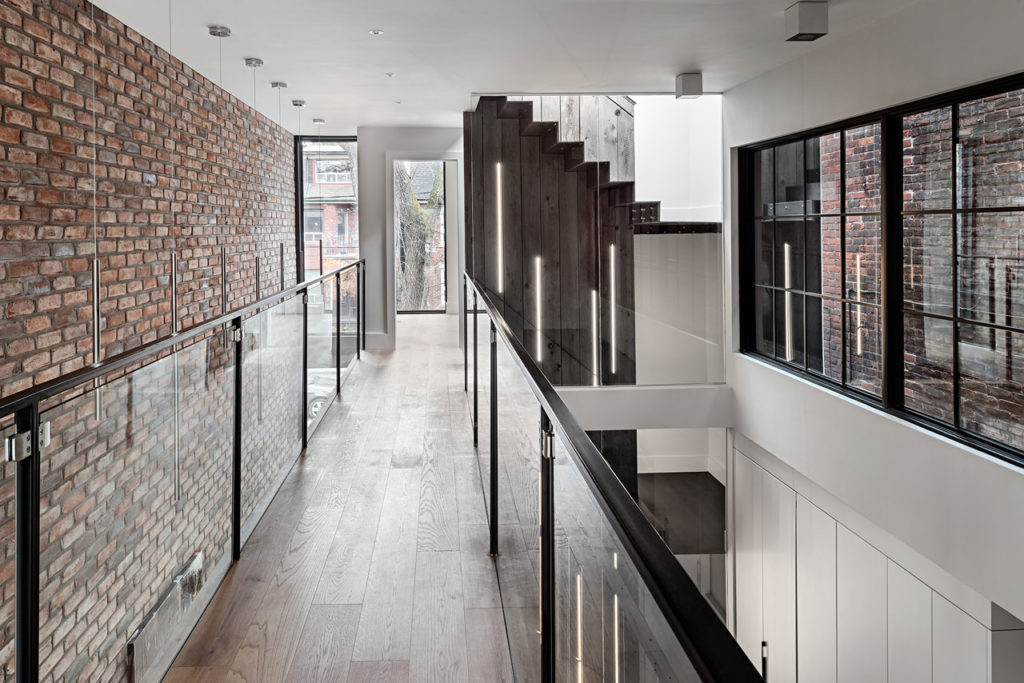 Sorauren 116 by Ancerl Studio