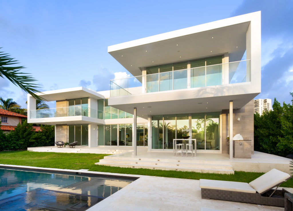 Golden Beach Residence by SDH Studio Architecture + Design