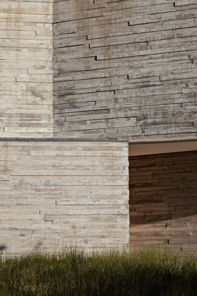 H21 House by Alric Galindez Arquitectos