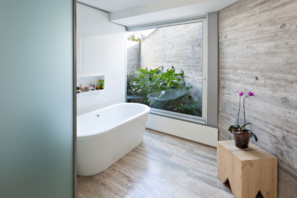 H21 House by Alric Galindez Arquitectos