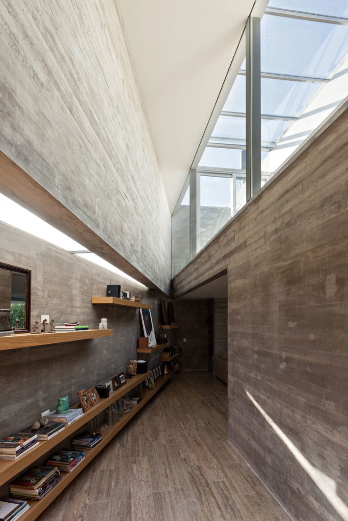 H21 House by Alric Galindez Arquitectos