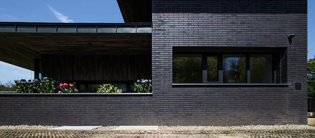 Villa Black by NAPUR Architect