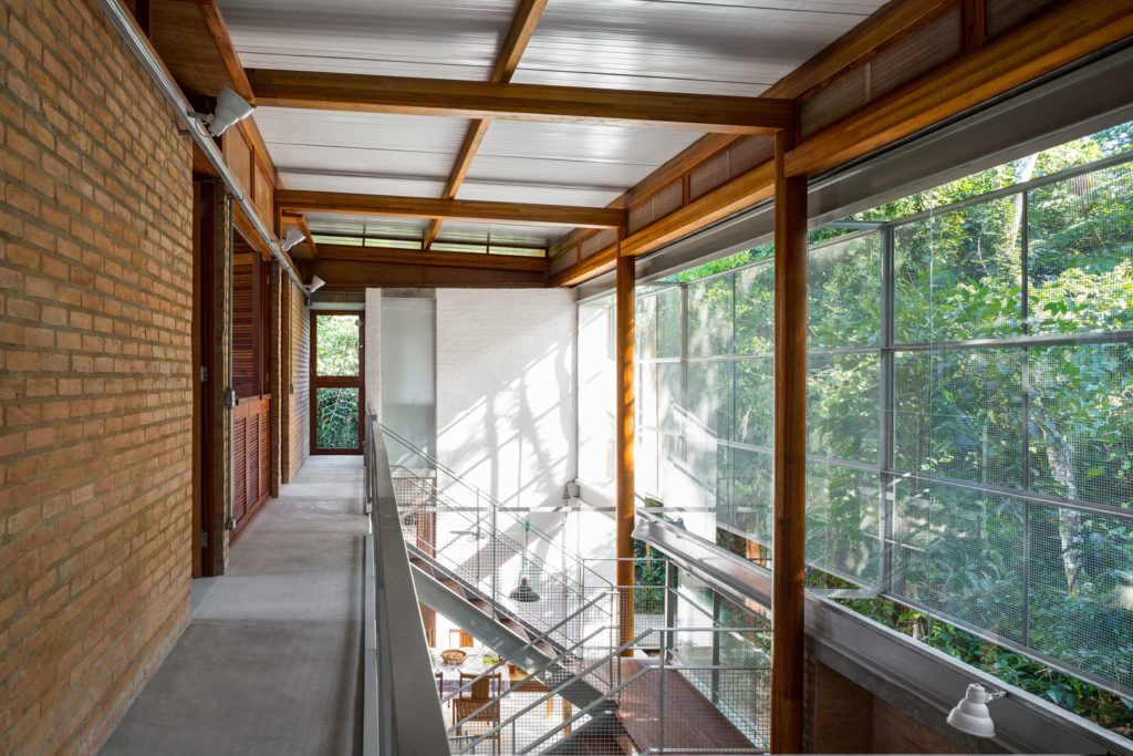 House at Prumirim Beach by Bruno Rossi Arquitetos