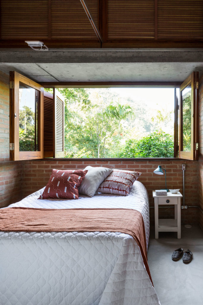 House at Prumirim Beach by Bruno Rossi Arquitetos