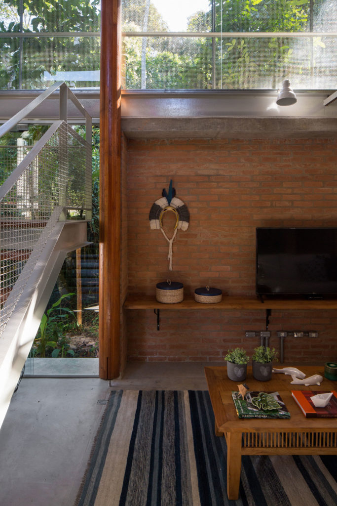 House at Prumirim Beach by Bruno Rossi Arquitetos