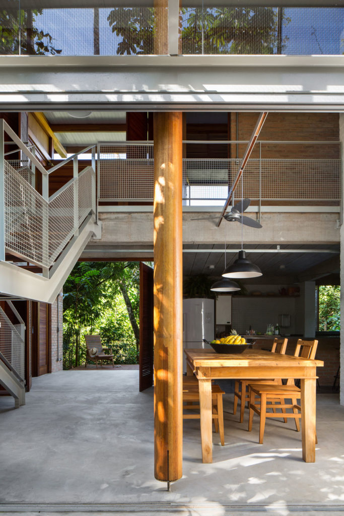 House at Prumirim Beach by Bruno Rossi Arquitetos