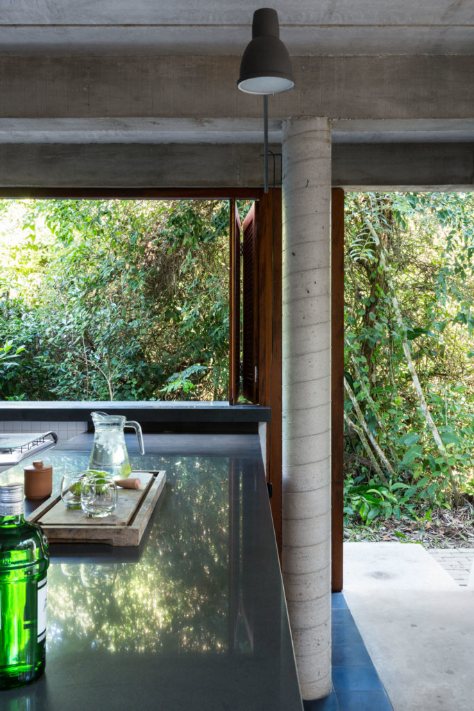 House at Prumirim Beach by Bruno Rossi Arquitetos