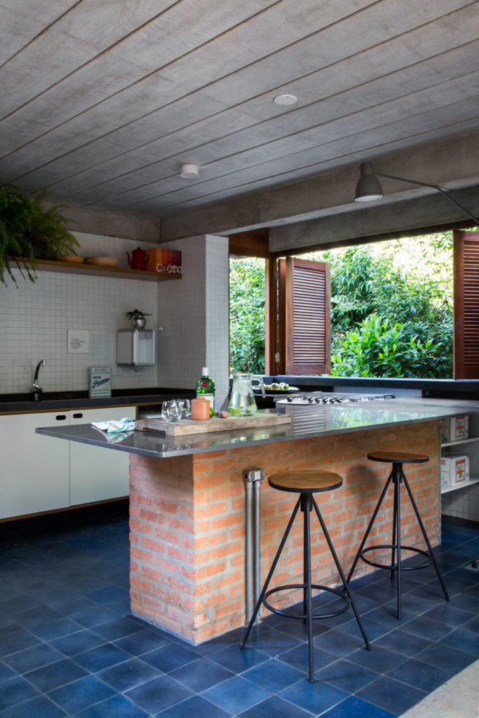 House at Prumirim Beach by Bruno Rossi Arquitetos