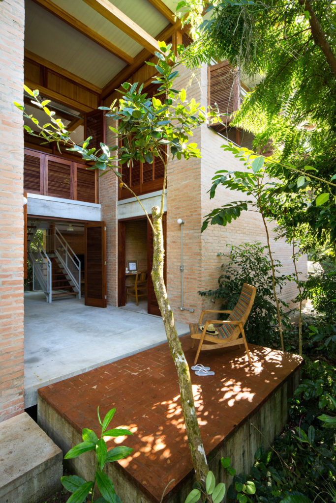 House at Prumirim Beach by Bruno Rossi Arquitetos