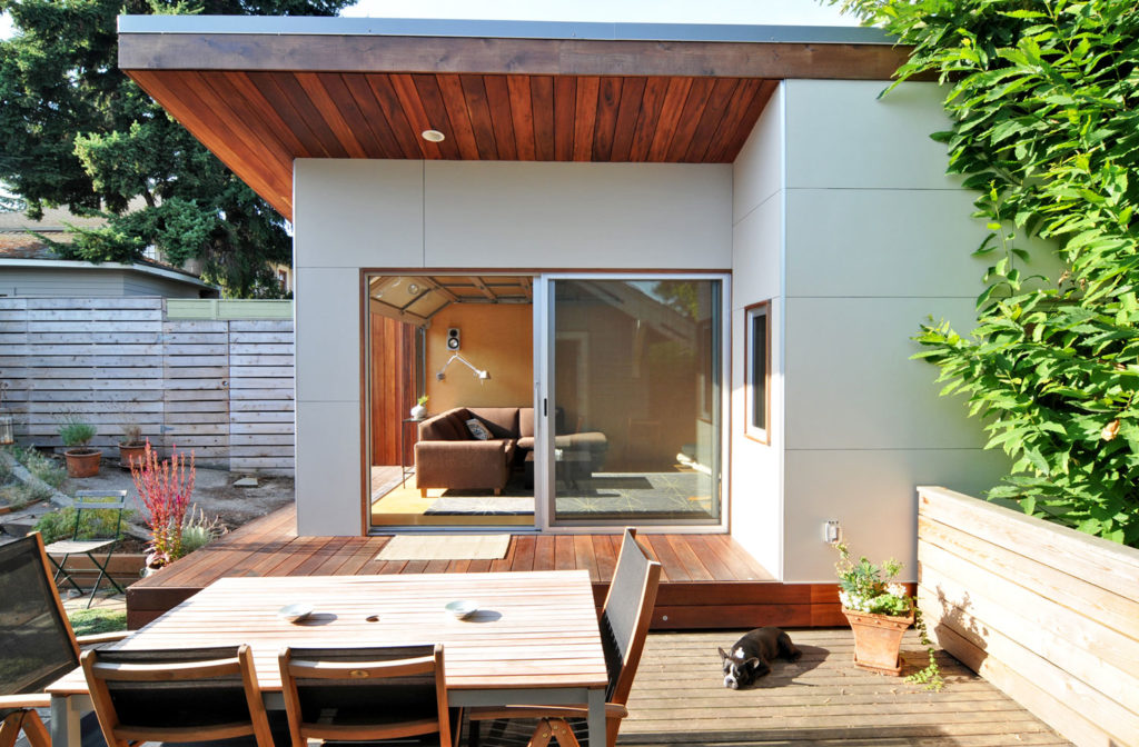 Seattle Backyard Office by Fivedot