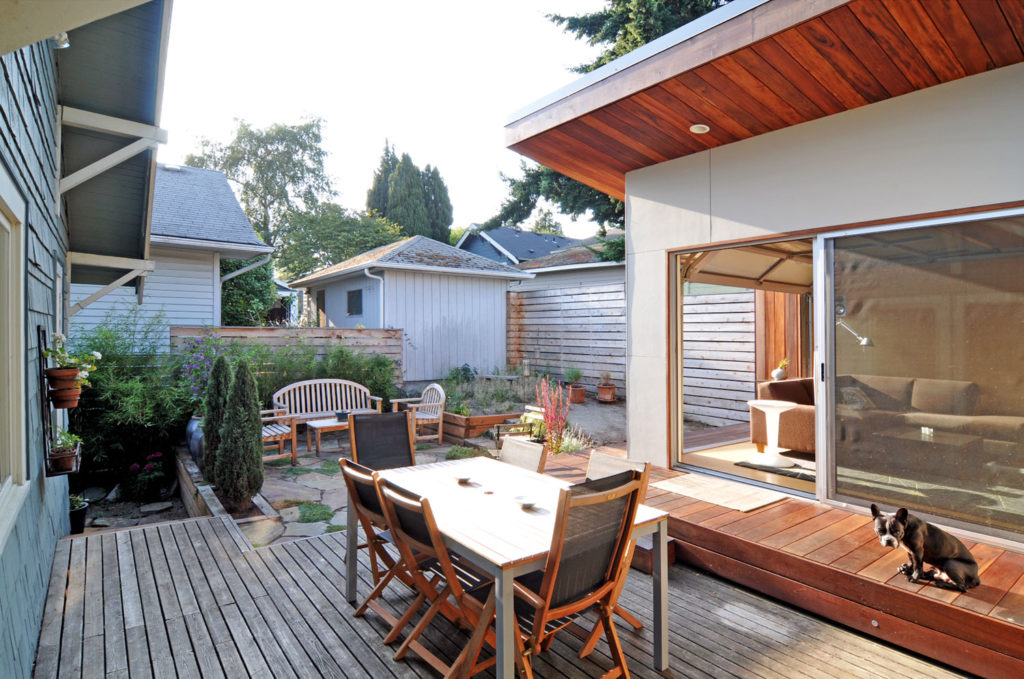 Seattle Backyard Office by Fivedot