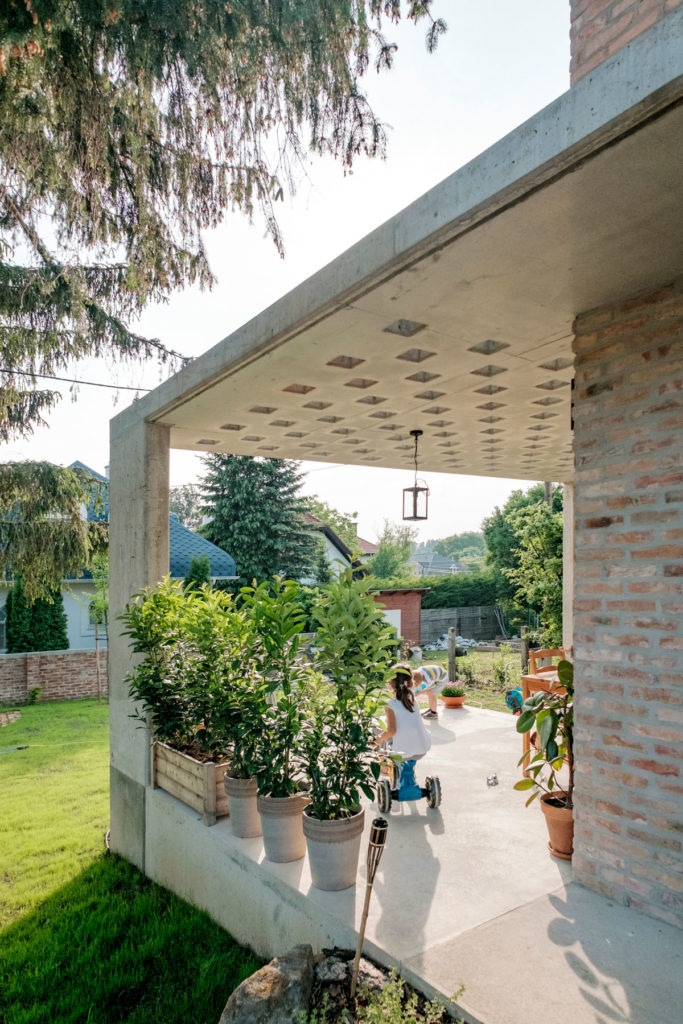 Family house on Nedű street by építész stúdió