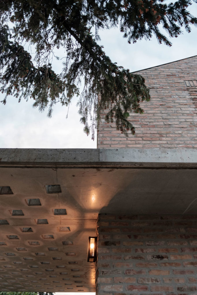 Family house on Nedű street by építész stúdió